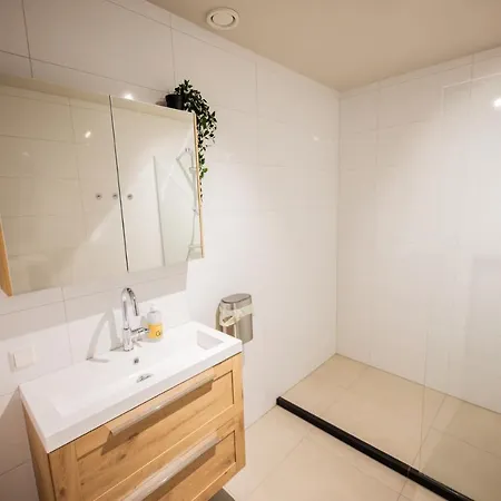 Flawless 3 Bedroom アパート